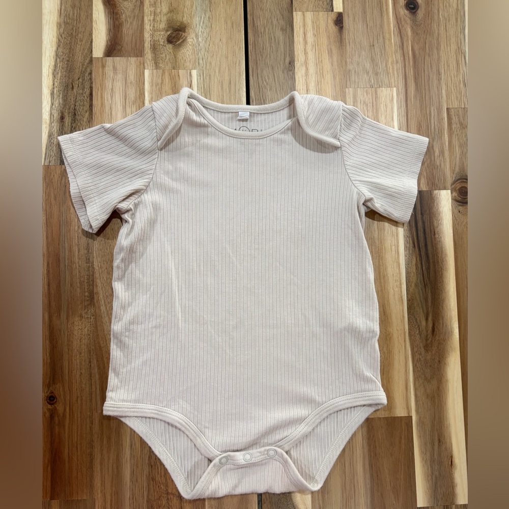 🖤Mori Baby Beige Ribbed Bodysuit | Bamboo Blend | 18-24 Months